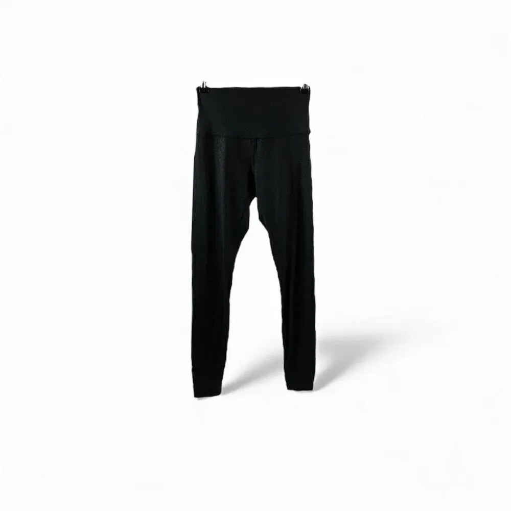 Lululemon Align High Rise Spotted Embossed in Black Size 4